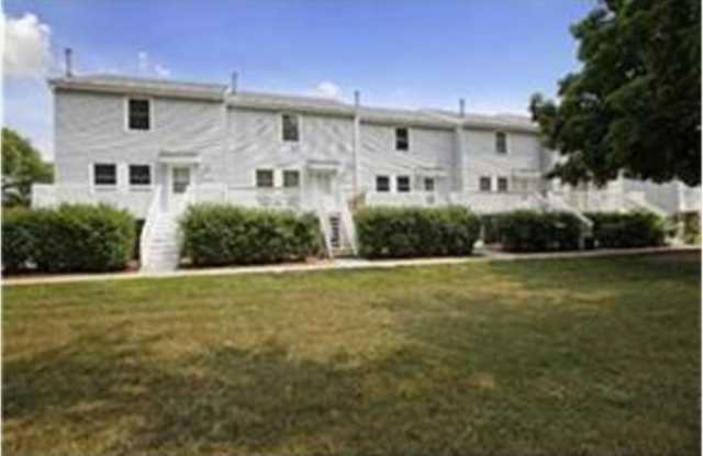 1730 Merrimac Lane N Gallery 2