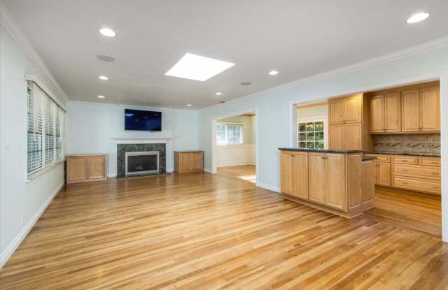 Beautiful RPV Home - Excellent Location Gallery 4