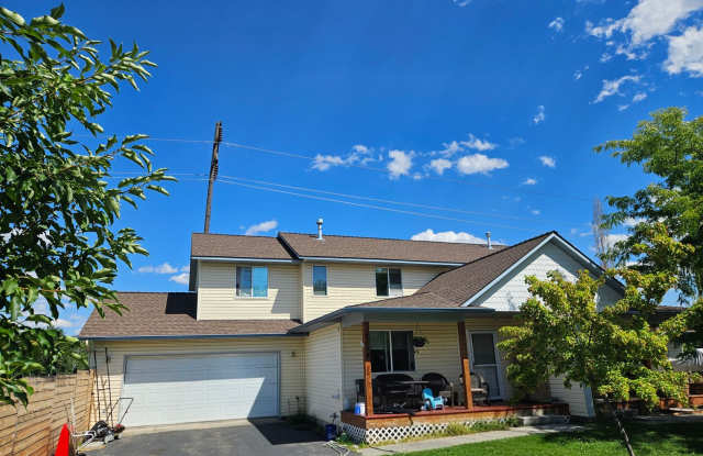 Three Bedroom Duplex with Two Car Garage photos photos