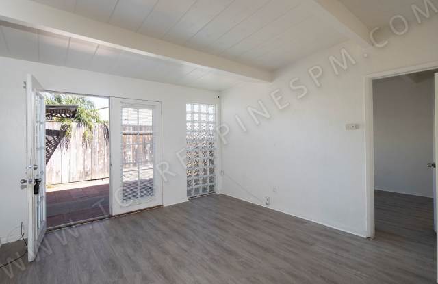 Pacific Beach 1 Bedroom Cottage with Parking in a Phenomenal Location - 2037 1/2 Grand Avenue, San Diego, CA 92109 Pacific Beach 1 Bedroom Cottage with Parking in a Phenomenal Location - 2037 1/2 Grand Avenue, San Diego, CA 92109