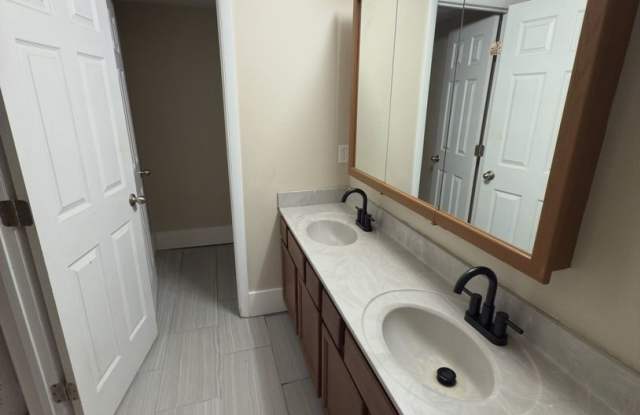 223 South McKinley Avenue photos photos