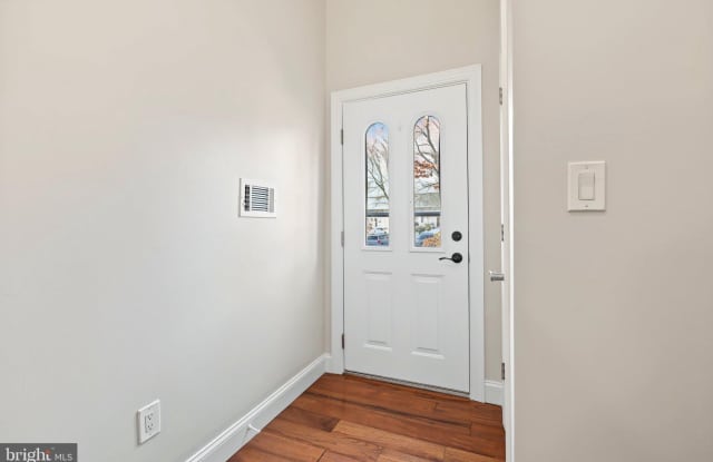 30 TRAFALGAR Court Gallery 4