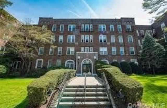 180 Hilton Avenue photos photos