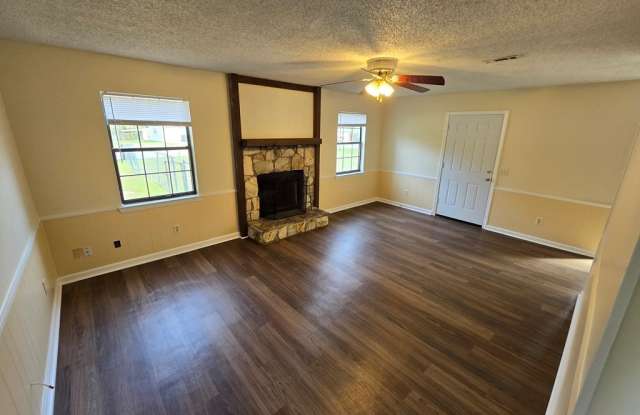 2501 Creekwood Dr. Gallery 2