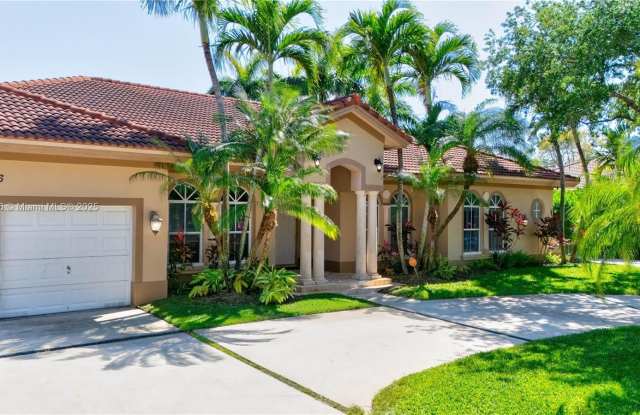 8366 SW 193rd St photos photos