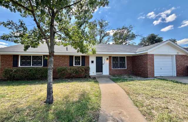 Now Available! 4 Bedroom Home In College Hills! photos photos