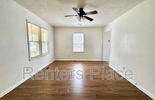 319 East Dawes Avenue Gallery 3