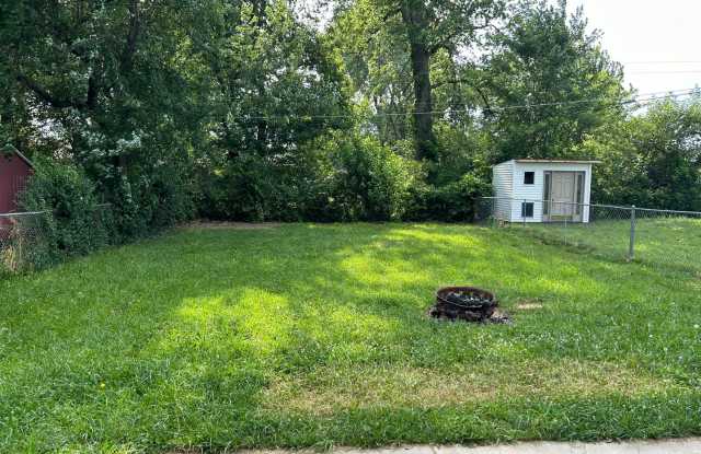 Beautiful Home with Large Backyard Gallery 3