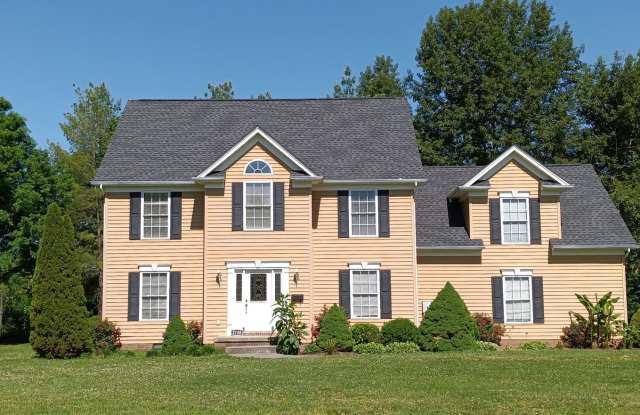 4 Bedroom/2.5 Bath  Kingsport, TN Gallery 1