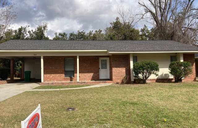 THREE BEDROOM, TWO BATH - 900 Lausanne Drive, Valdosta, GA 31601
