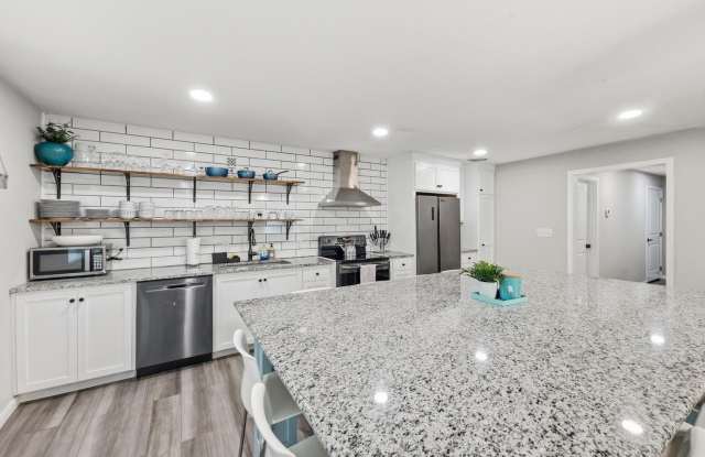 1510 ROADSIDE DR Gallery 4