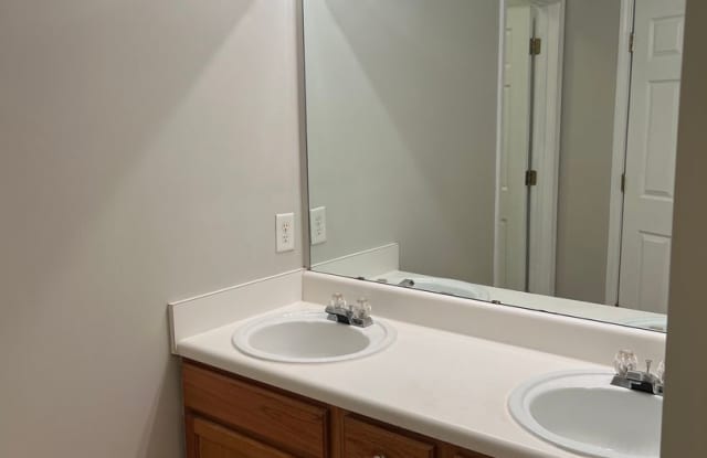 Adorable 3 Bedroom, 2 1/2 Bath photos photos