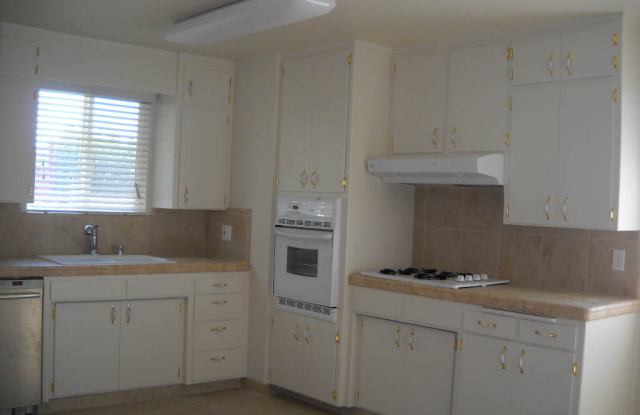 4 bedroom home with updated amenities, upgrades, a nice floor plan and good access to FWY 41, schools & shopping. Gallery 3