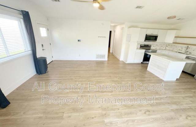 163 Bent Arrow Dr - 163 Bent Arrow Drive, Destin, FL 32541