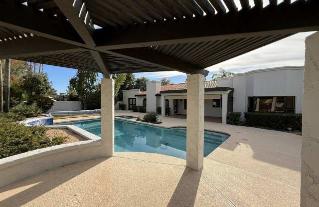 Scottsdale Country Club Living! - 8308 East Vista De Valle, Scottsdale, AZ 85255