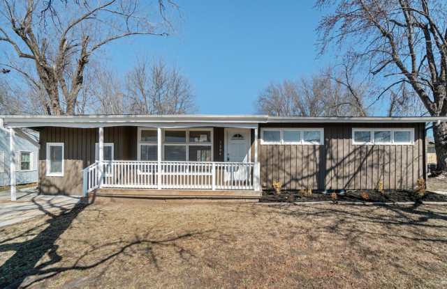 1204 E Elm Street - 1204 East Elm Street, Olathe, KS 66061