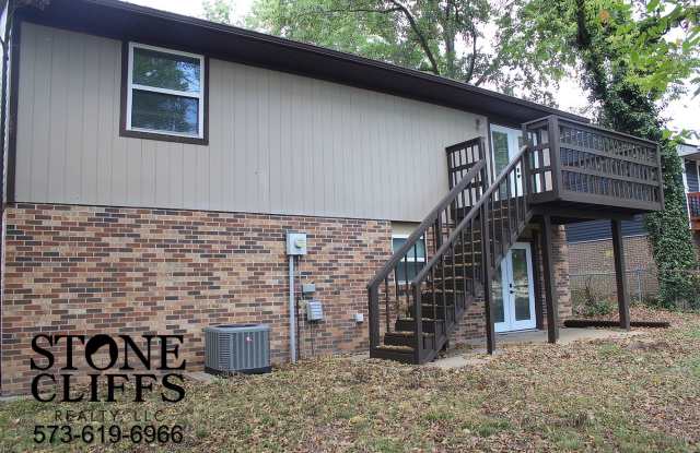 3 bed, 2 bath home with 1 car garage and fenced backyard Gallery 3