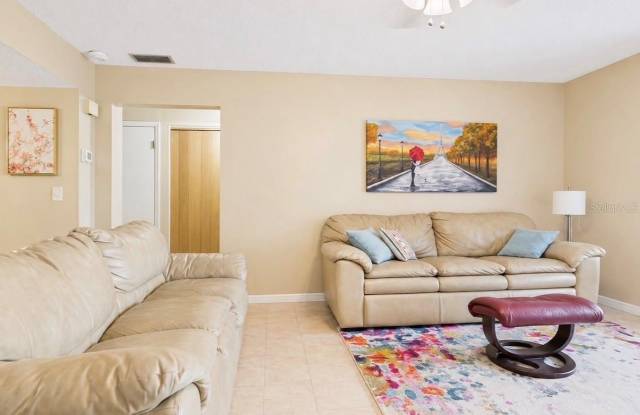 2450 PELICAN Court Gallery 2