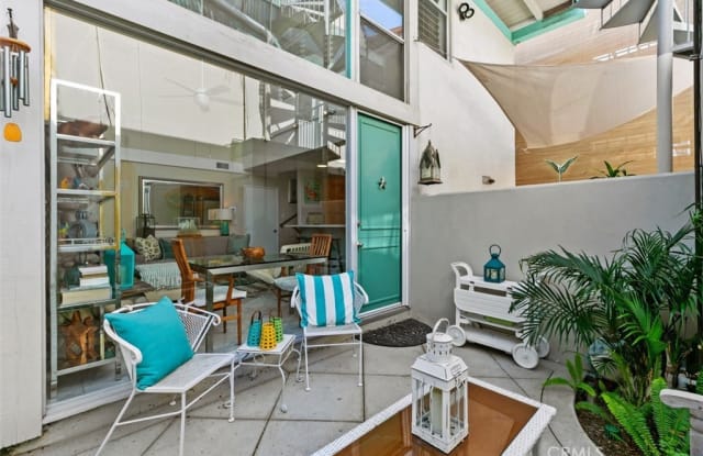 436 Fernleaf - 436 Fernleaf Avenue, Newport Beach, CA 92625