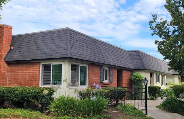 Renovated Condo - 1 Bedroom + 1 Bath.  Available Now!! photos photos