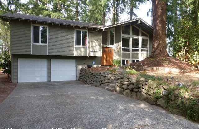 12008 NE 68th Pl - 12008 Northeast 68th Place, Kirkland, WA 98033