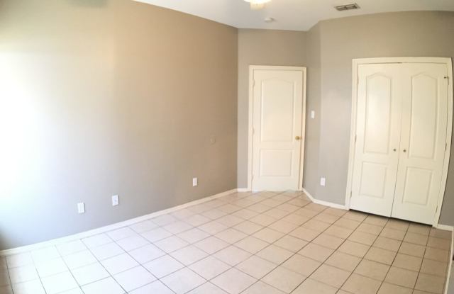 3200 Hill Crest Dr Gallery 3