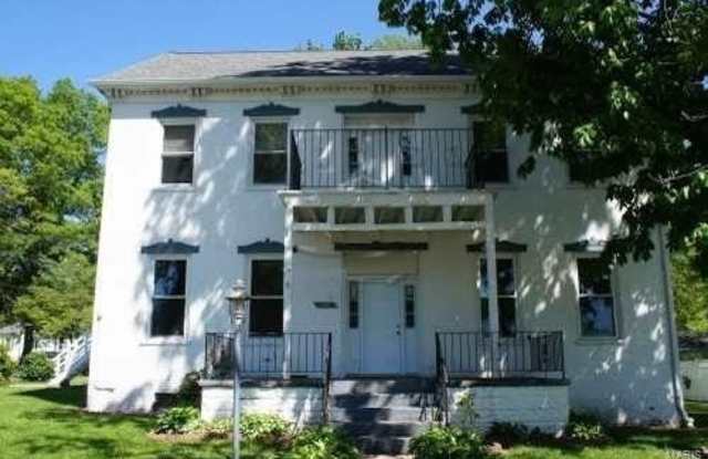 404 South FRITZ Street - 404 South Fritz Street, Lebanon, IL 62254