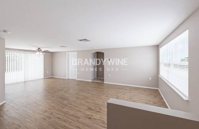7815 Treasure Pointe Drive Gallery 4