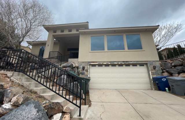 3 bed 3 bath home - Located just below The D sign! MUST SEE PICTURES! photos photos