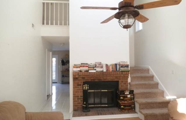206 Bracken Place Gallery 3