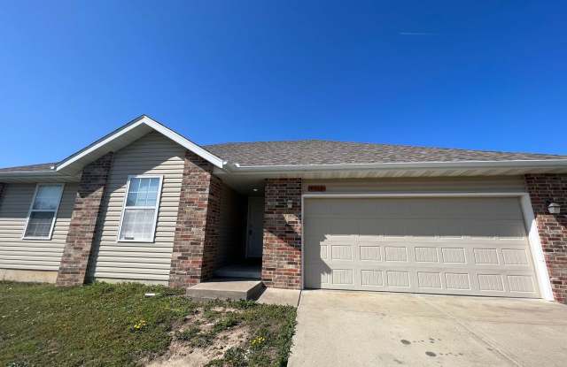 COMING SOON: Beautiful 3 bedroom / 2 bathroom house in Joplin Mo close to Missouri Southern with two car garage!! photos photos