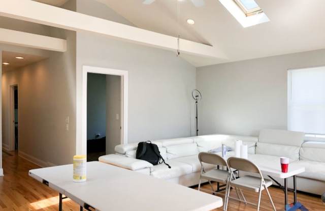 1501 W. Henderson 2R Gallery 3