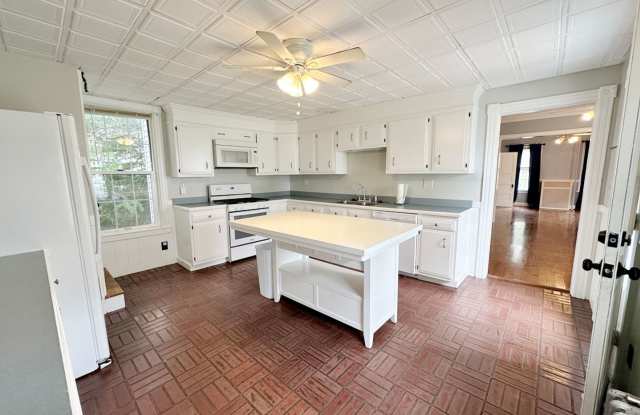 Beautiful 3 BR 1.5 BA Leominster SFH photos photos