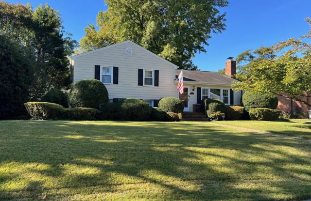 1903 STIRRUP LANE - 1903 Stirrup Lane, Fort Hunt, VA 22308