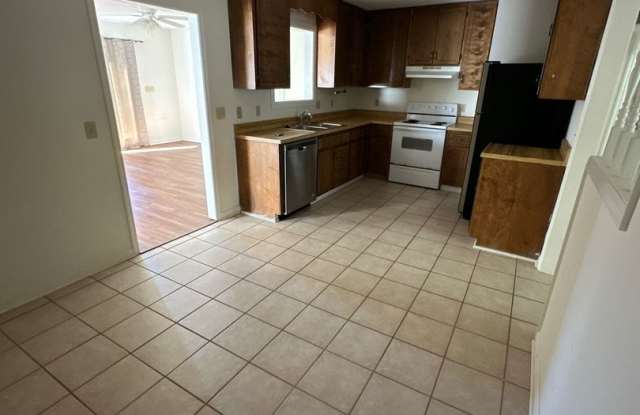 3 bed, 2 bath house in Killearn- Arbor Hills, Available Now! Gallery 4