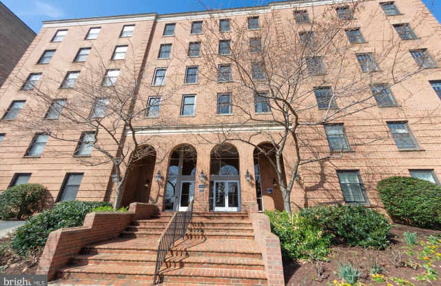 2828 WISCONSIN AVENUE NW - 2828 Wisconsin Avenue Northwest, Washington, DC 20007
