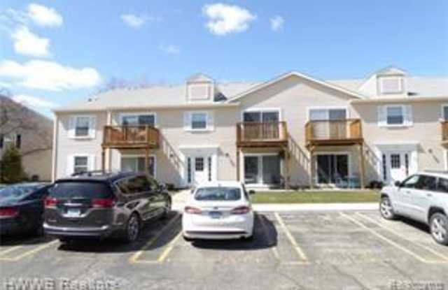 954 BLOOMFIELD VILLAGE BLVD APT D Gallery 2