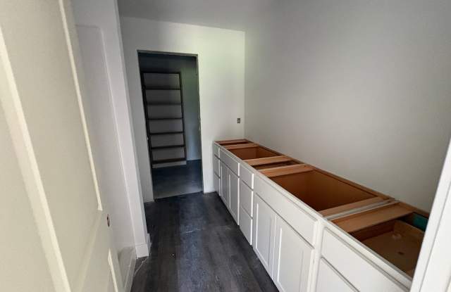Newly Built 3 bedroom 2 bathroom Home: Pre-leasing for Mid Sept. Move-in. Gallery 4