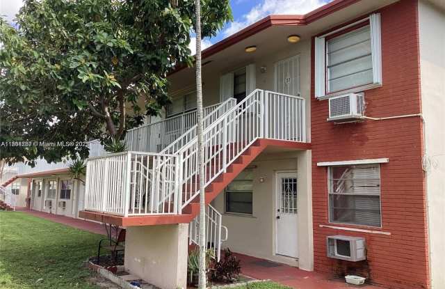 2917 Plunkett St photos photos
