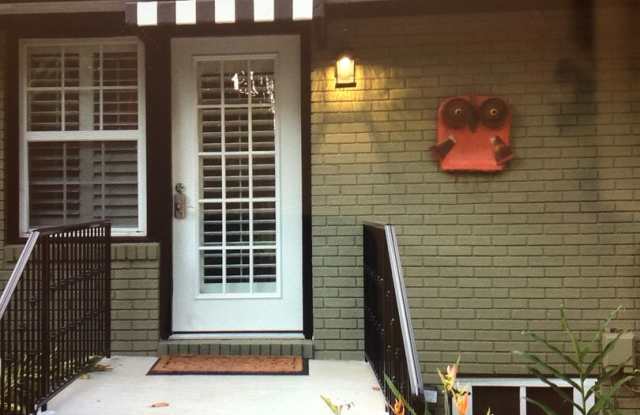 Fully Furnished 2/1 Corporate or long term rental available 9/5/25 photos photos