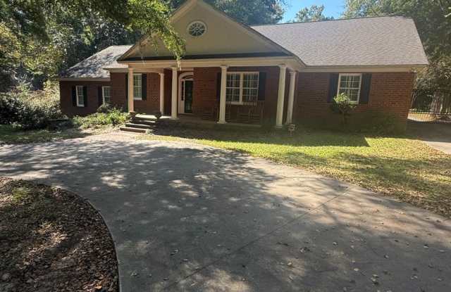 Beautiful Brick Home for Rent – 913 Mohawk Drive, Florence, SC! Gallery 1