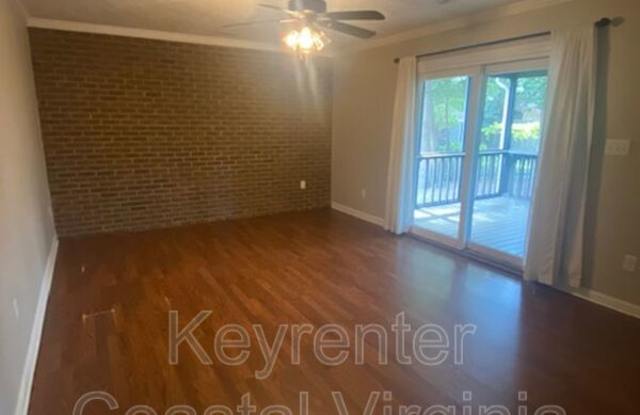 100 Tabb Lakes Dr Gallery 3