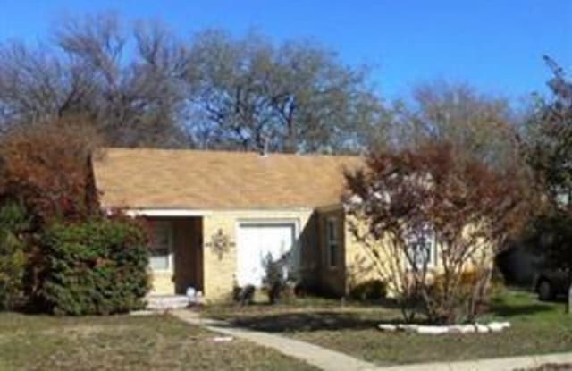 2620 W Bewick Street - 2620 West Bewick Street, Fort Worth, TX 76109