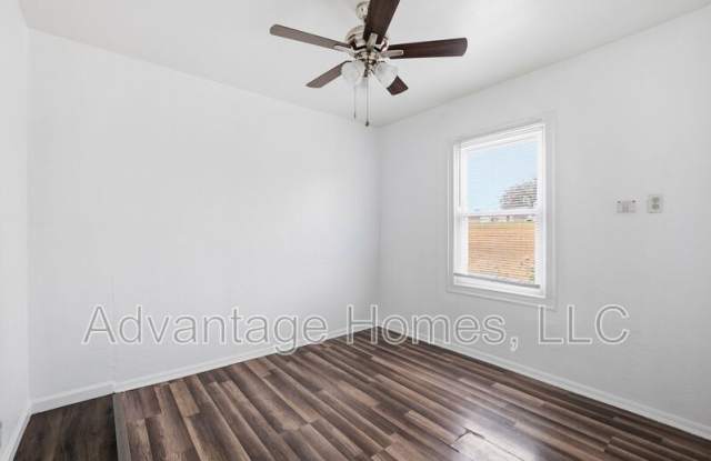 1015 N Scott Avenue #8 Gallery 4