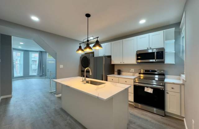$1500 Rent Credit Promo! - 4-Bedroom Townhome W/Modern Amenities - JHU Gallery 1