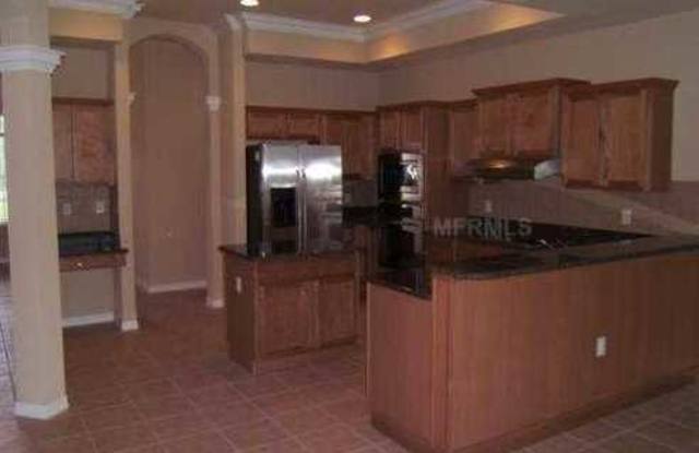 310 Greendale Ct Gallery 4
