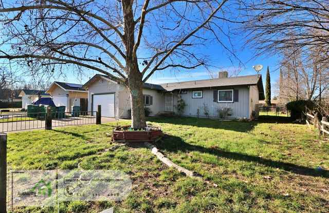 1554 First St - Anderson, CA | Large Covered Patio Out Back! - 1554 1st Street, Anderson, CA 96007