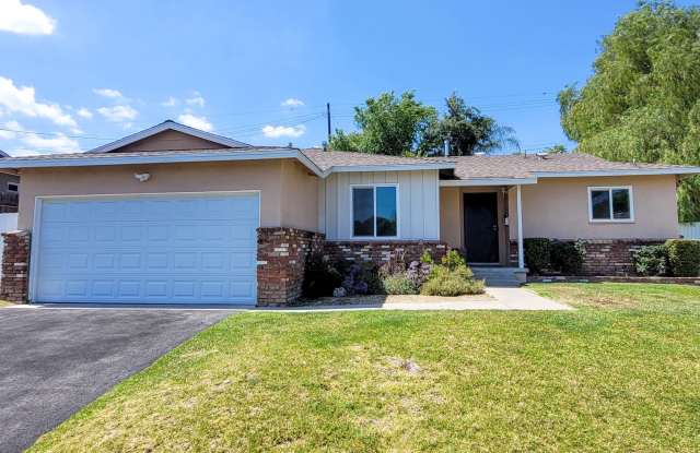 3 Bed 2 Bath House Available Now! photos photos