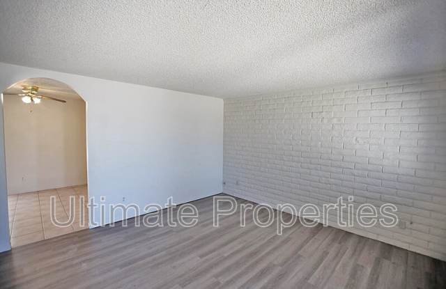 6043 N 71st Ln Gallery 3
