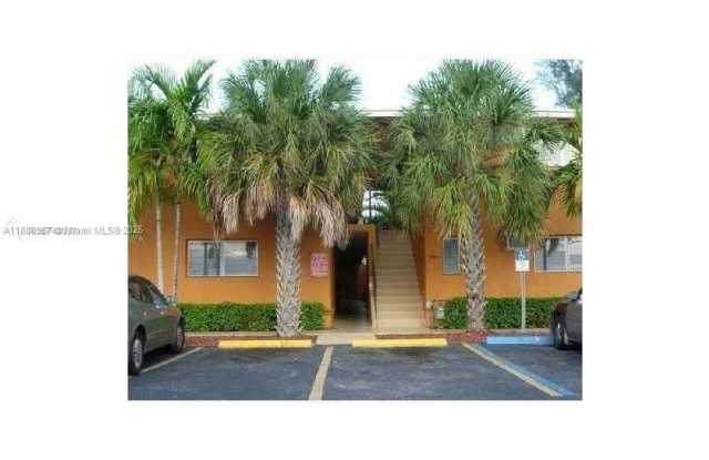 7901 SW 64th Ave - 7901 Southwest 64th Avenue, South Miami, FL 33143 7901 SW 64th Ave - 7901 Southwest 64th Avenue, South Miami, FL 33143